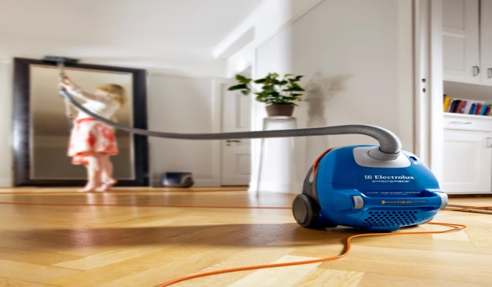best-vacuum-cleaner-with-long-hose