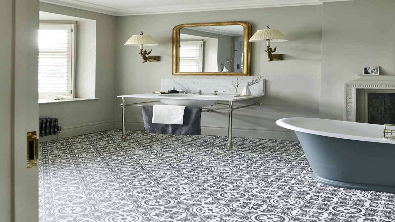 Bathroom tile floors:  The best material? Click for tips!