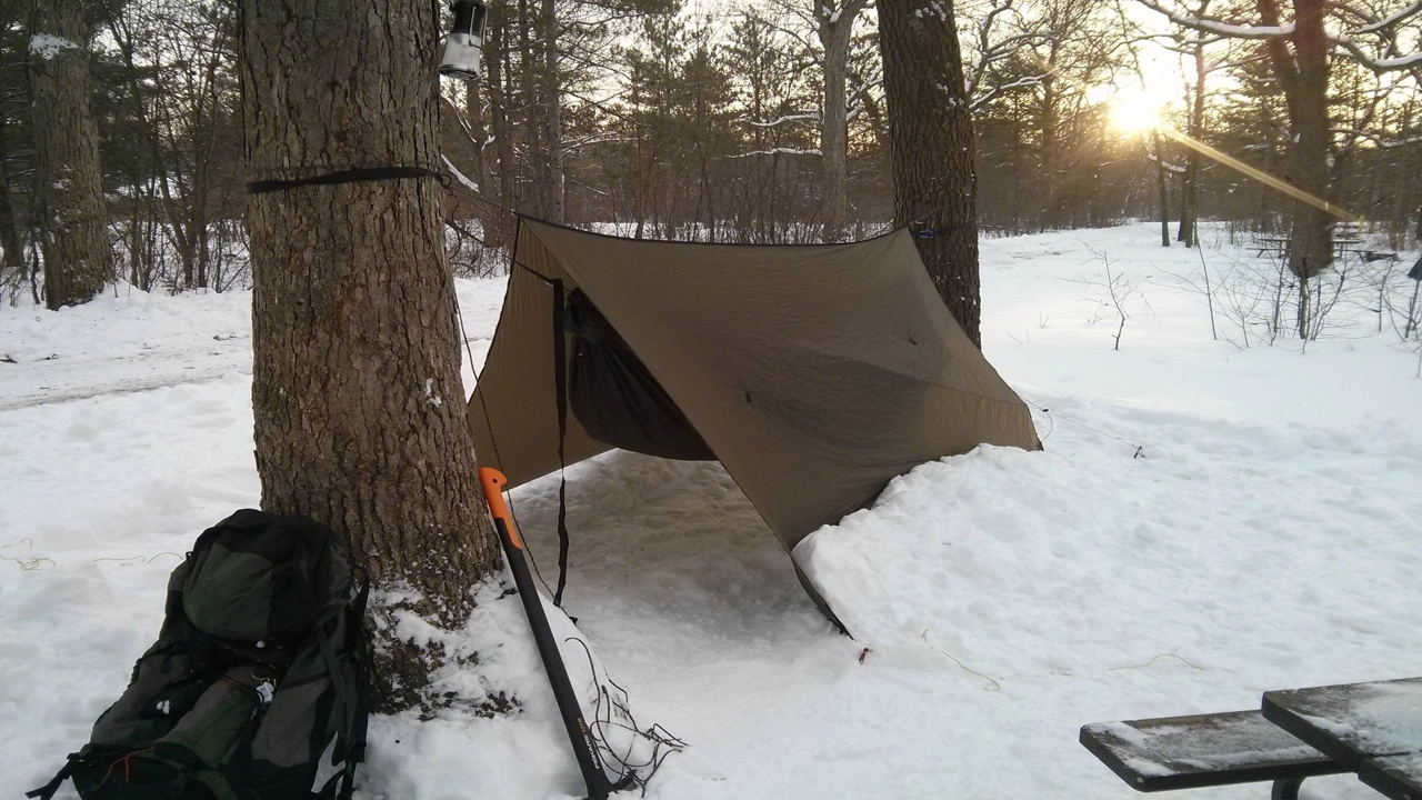 Gravel camping? This Reddit thread changed my tarp game.