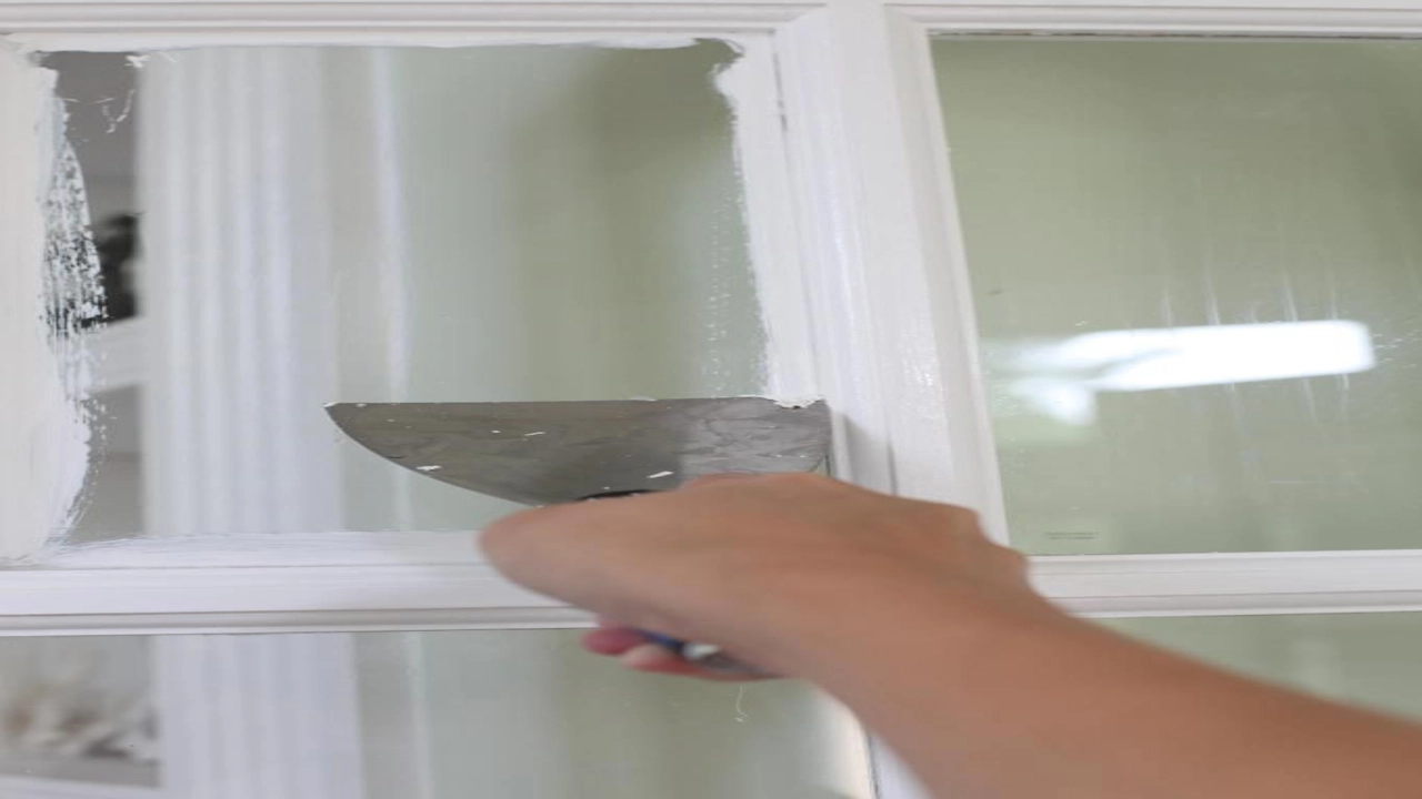 how to get paint off of glass